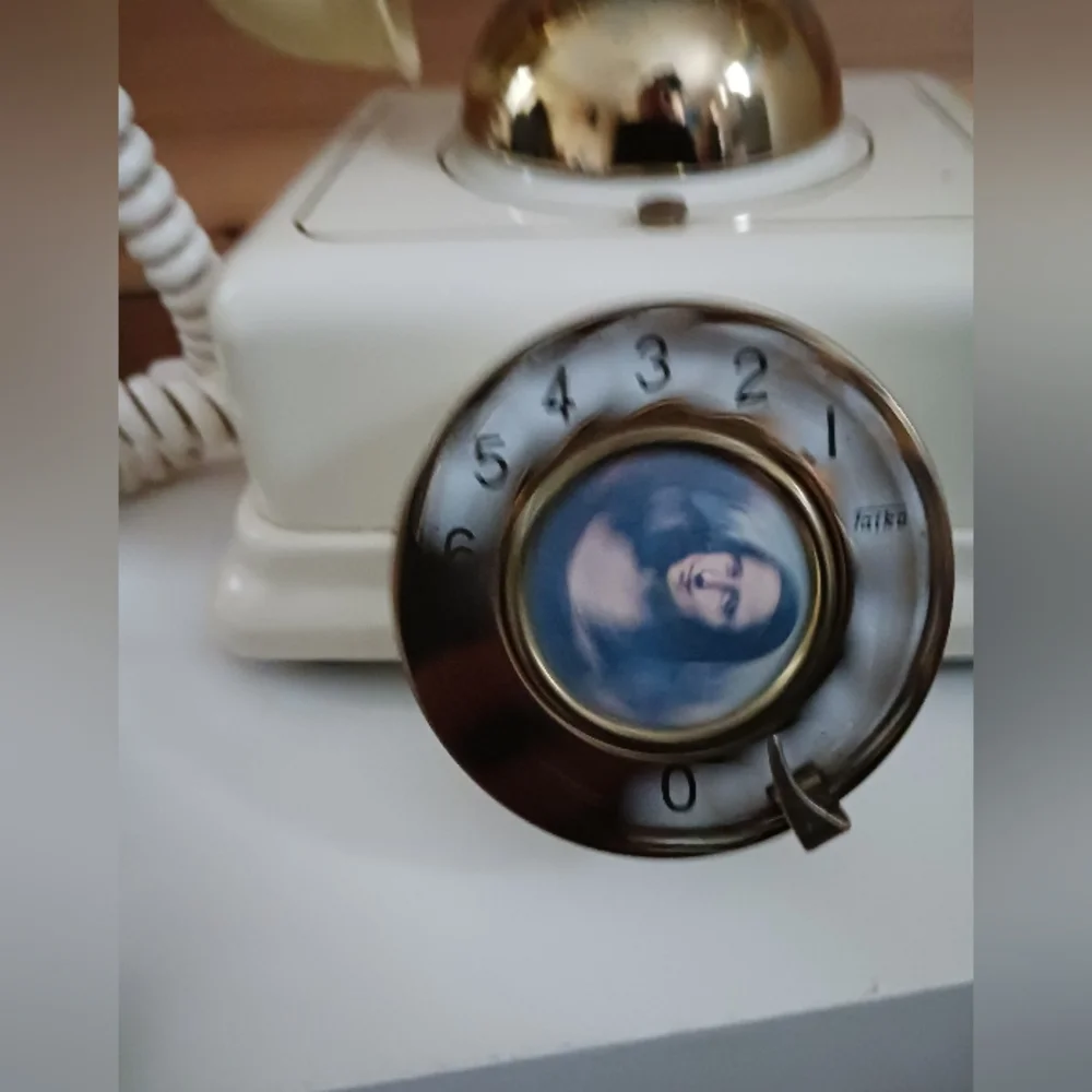 FINAL leavinVICTORIAN FRENCH STYLE ROTARY DESK PHONE Mona Lisa Center metal base - Picture 6 of 12